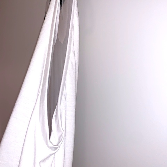 NWOT Fabletics Graphic Tank Top White Medium Oversized - Picture 5 of 9